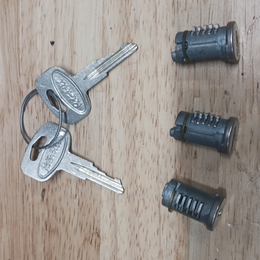 Peterbilt door locks
